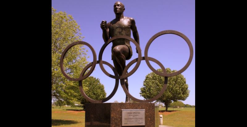 Jesse Owens Statue