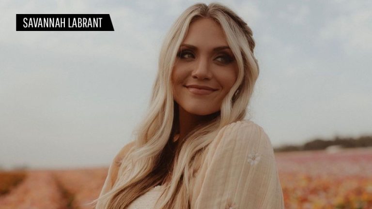 Savannah LaBrant: Blogger, YouTuber, Age, Height, Sister, Net Worth !
