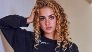 Claire Stone: TikTok Star, YouTube, Age, Boyfriend, Net Worth, Bio