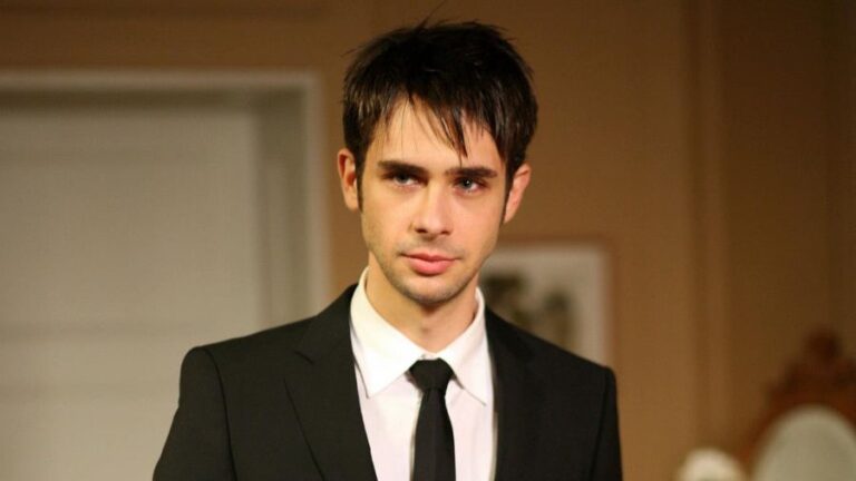 Scott Mechlowicz