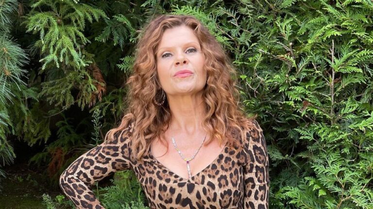 Lolita Davidovich